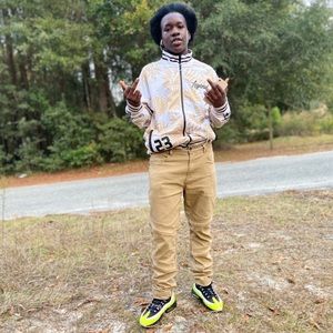 Meet your Posher, Malike